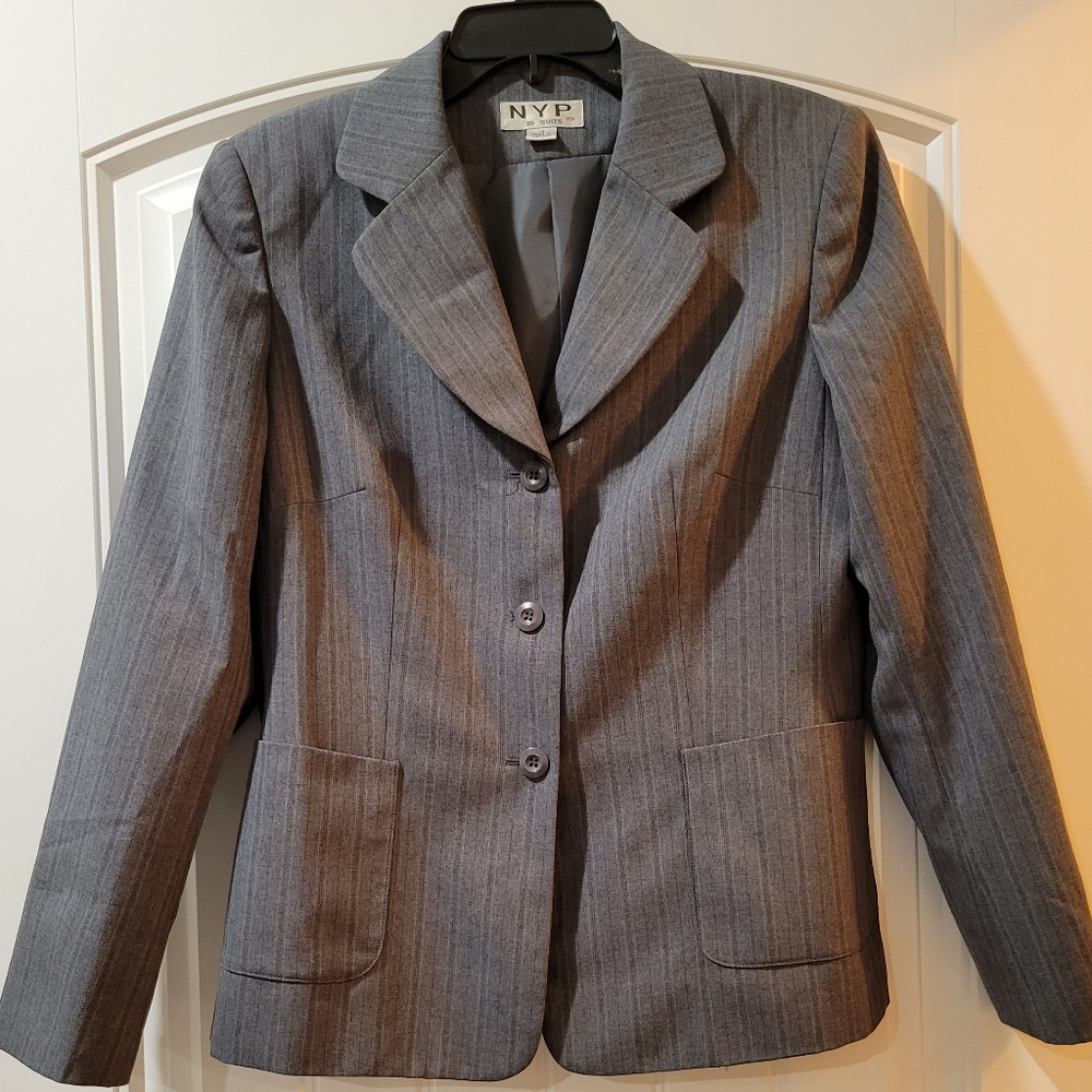 Gray stripe 3 button closure lined blazer 10